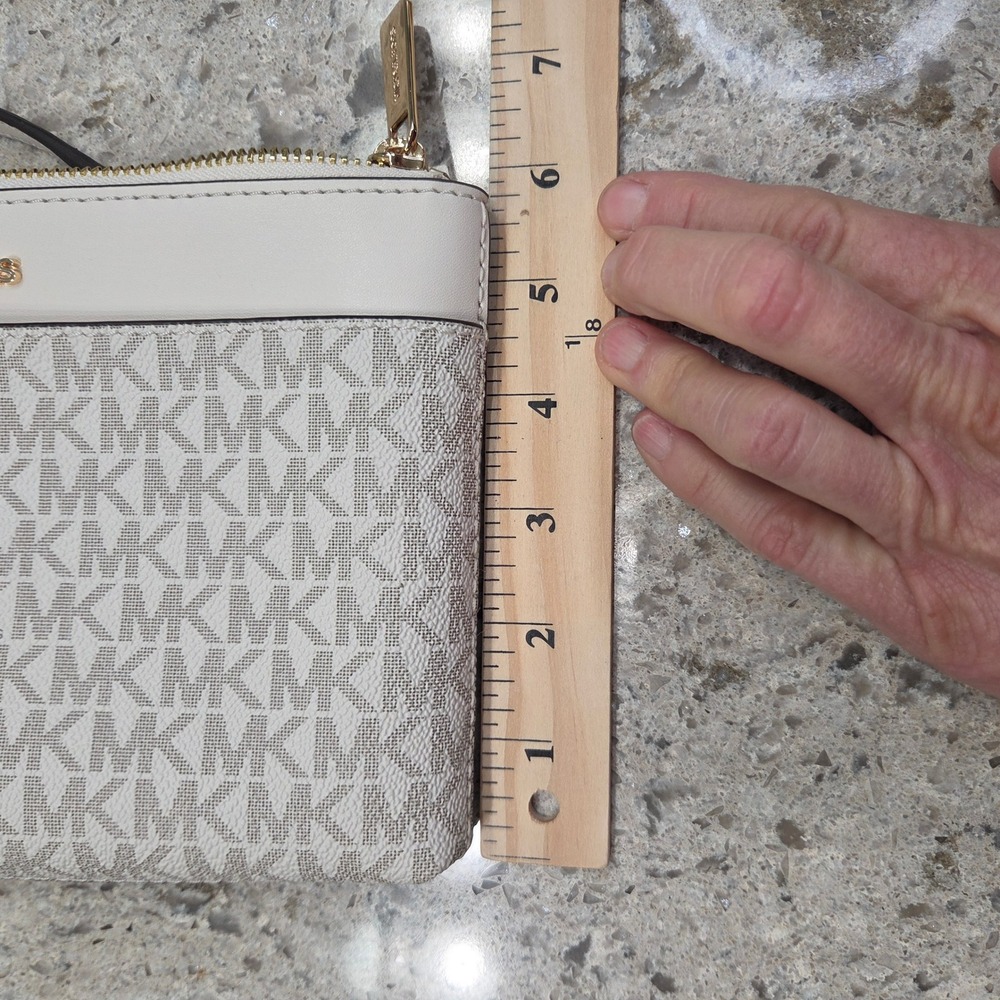 NWT Michael Kors 3-in-1 Crossbody Clutch Set Vanilla Monogram Gold Hardware - Picture 4 of 13